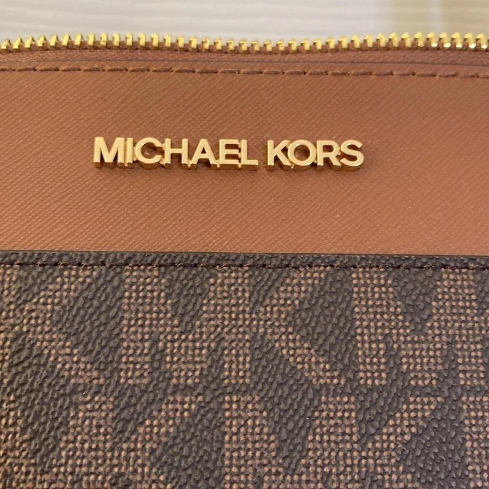 Michael Kors Brown Tote with Structured Design and Gold Hardware - Picture 6 of 7